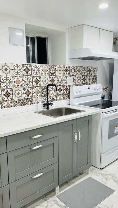 2 bedroom furnished apartment for rent in Toronto near Runnymede